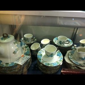 Dishes/ China set
